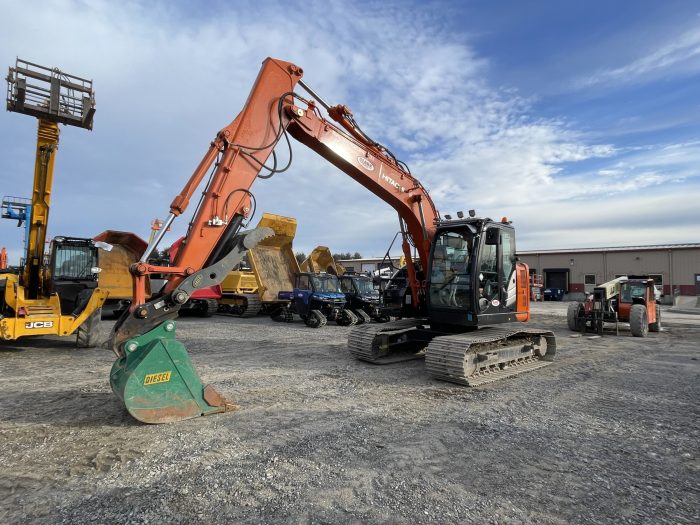 HITACHI ZX135 HYD THUMB / COUPLER