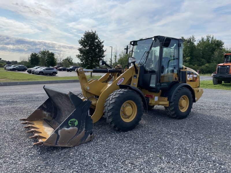 CAT 906M HYD COUPLER 2 SPEED